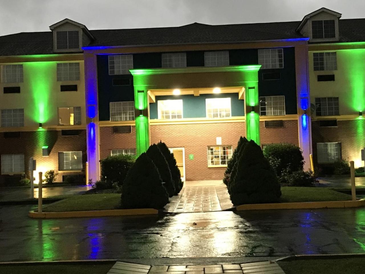 Days Inn By Wyndham Norton Exterior photo
